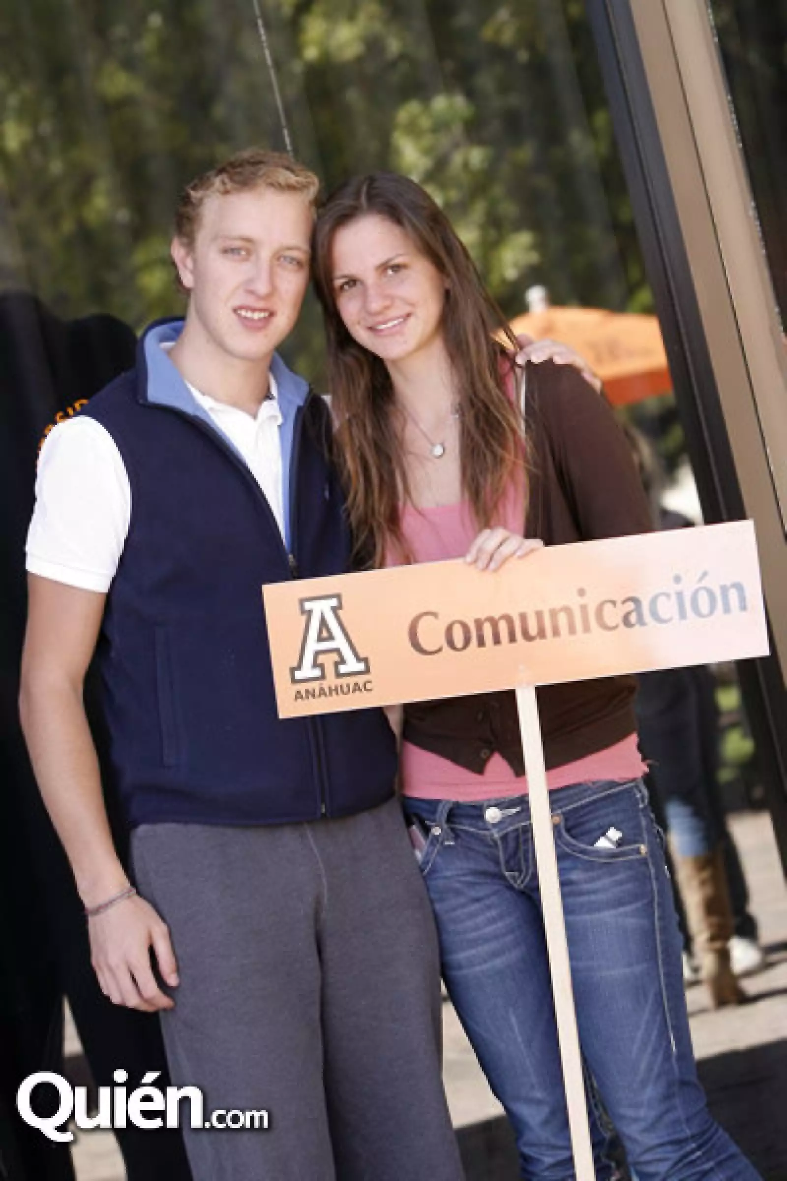 Tristan Canales,Regina Font