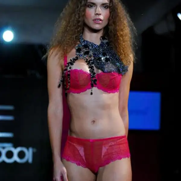 PASARELA LENCERIA LIVERPOOL