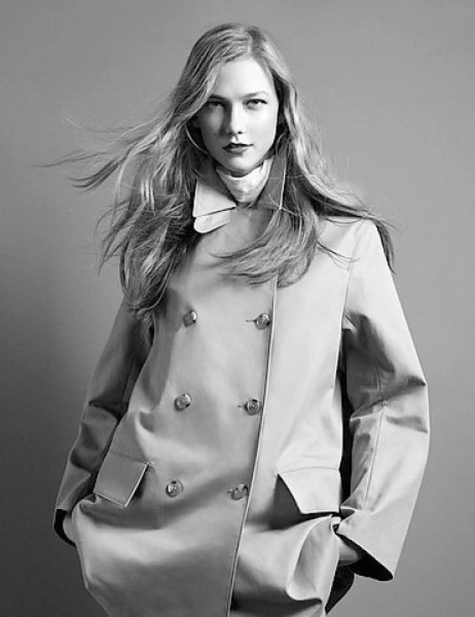 Karlie Kloss sólo tiene 17 años y ya ha trabajado con las mejores firmas: Calvin Klein, Gucci, Alexander McQueen y es la imagen de la marca See by Chloé.