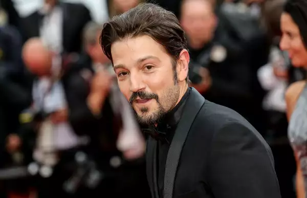 diego-luna-netflix.jpg