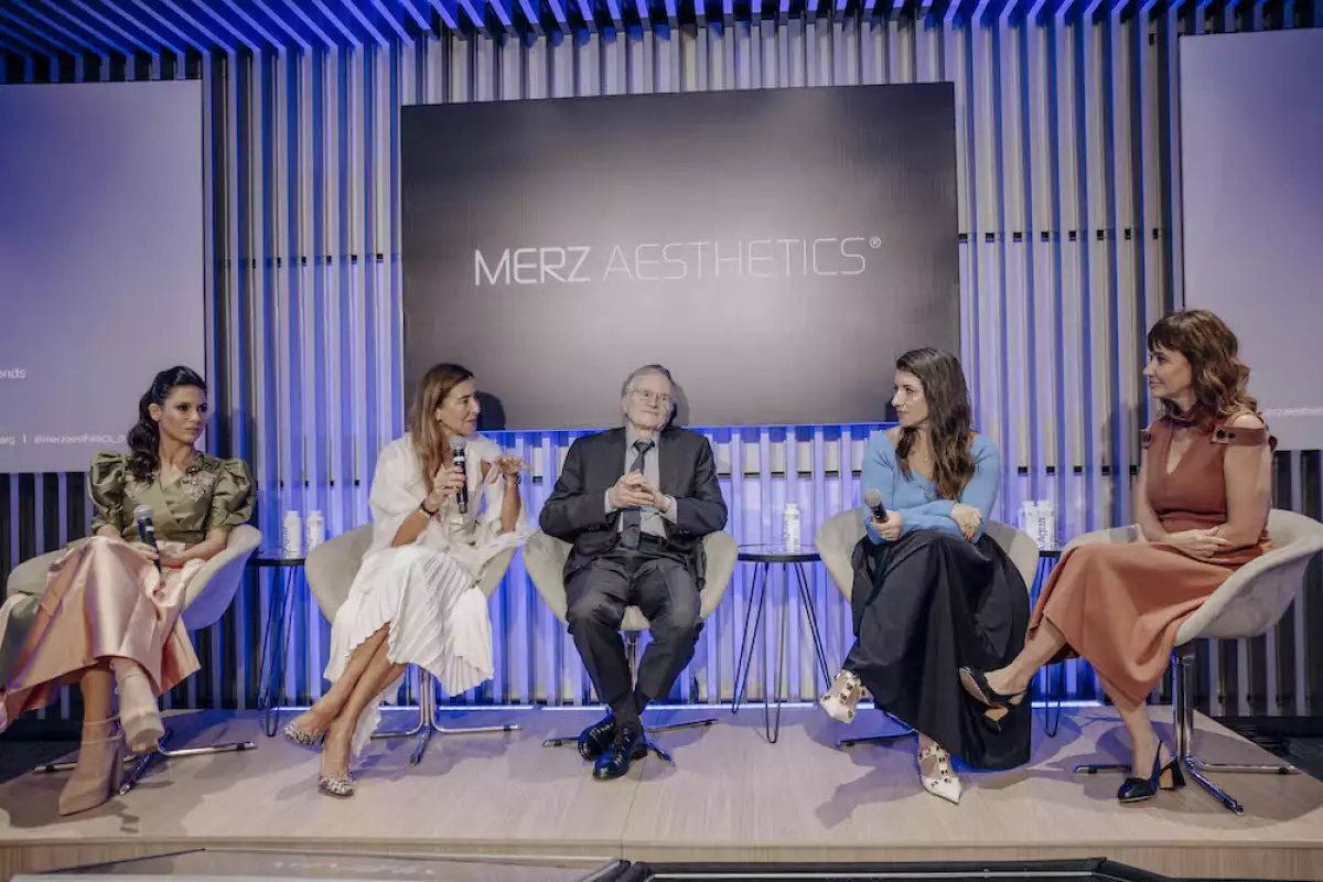 en el panel de Merz, expertos comparten sus opiniones sobre las cirugías estetcias