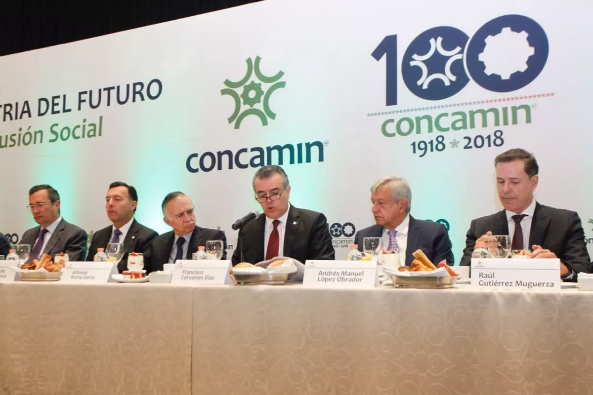 AMLO y Concamin