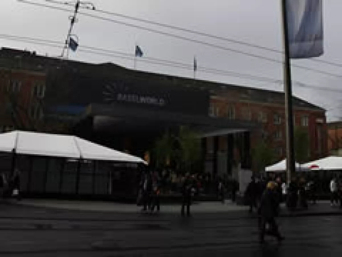 El clima no es un obstáculo para deleitarse con la grandeza de Baselworld. (Foto: Life&Style)