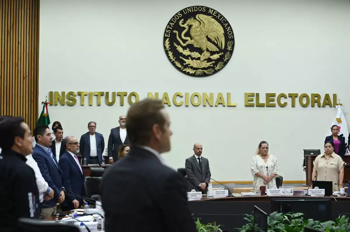 Sesión INE