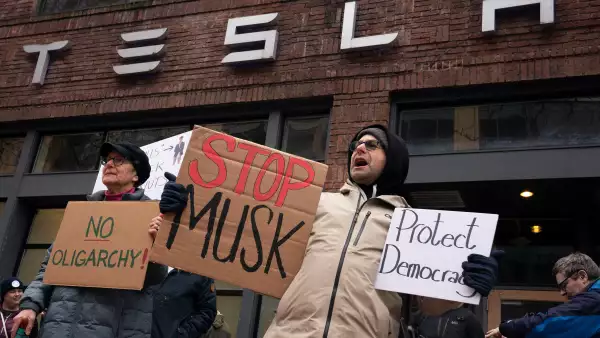 Tesla adquirirá partes del insolvente fabricante alemán de piezas Manz