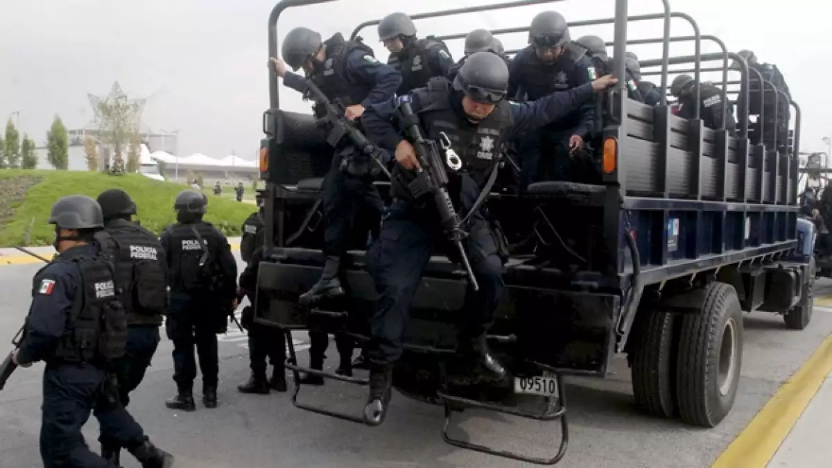 policias federales se preparan para ir a michoacan