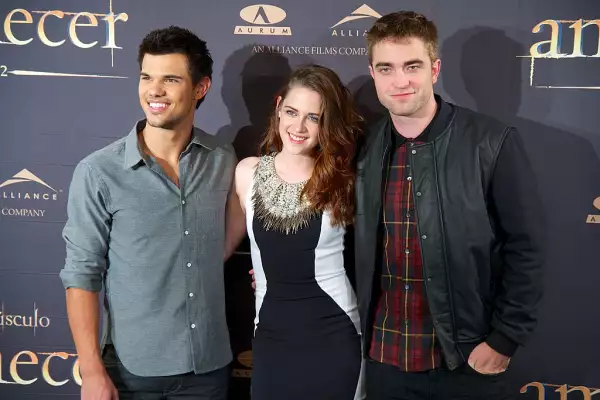 taylor-lautner-robert-pattinson-kristen-stewart