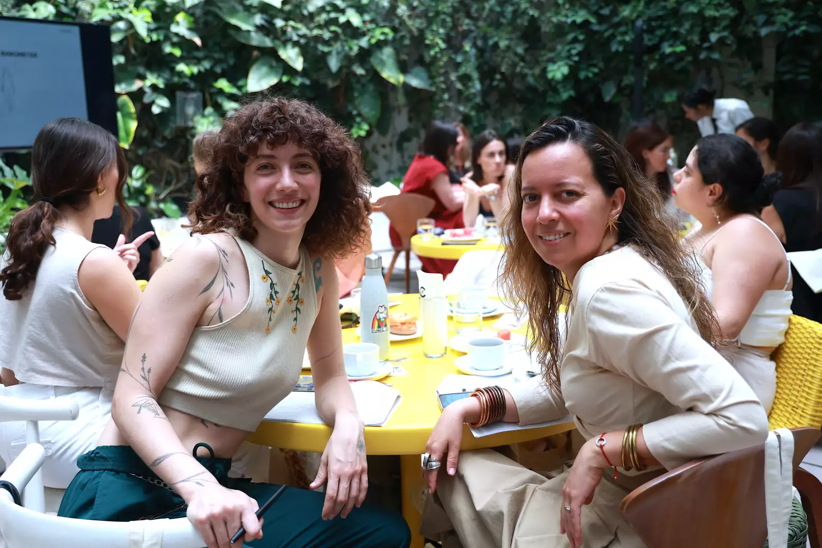  Mariel González y  Karina Soto 