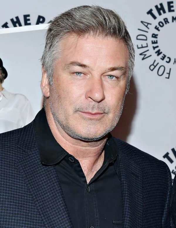 El actor de "30 Rock" habló para la revista New York donde dijo estar cansado de la poca privacidad que tiene, por ello ha decidido mudarse a Los Ángeles con su familia.