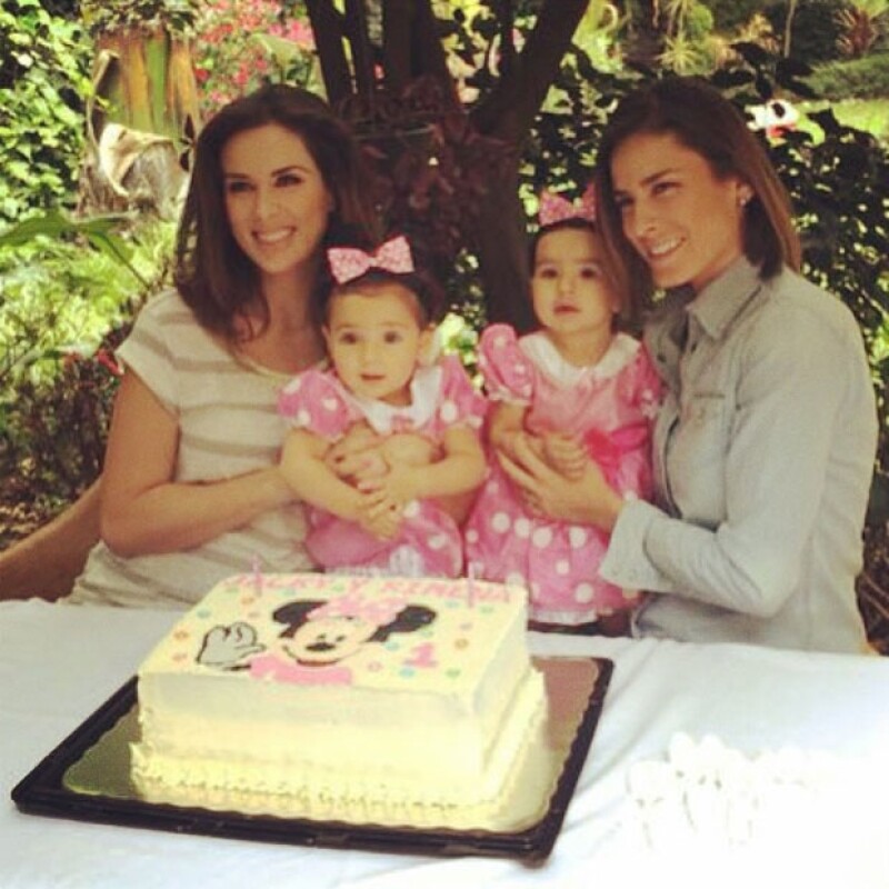En la imagen, Jacky, Alina y sus hijas Jaquita y Ximena.