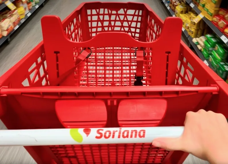 Soriana bajará la cortina de 20 tiendas durante 2026 y reducirá la superficie de venta en alrededor de 60 unidades, principalmente en el formato Híper. Sin embargo, la apuesta también abre una nueva vía de ingresos: aprovechar los metros cuadrados que dejen de utilizar las tiendas para destinarlos a la renta de espacios comerciales.
