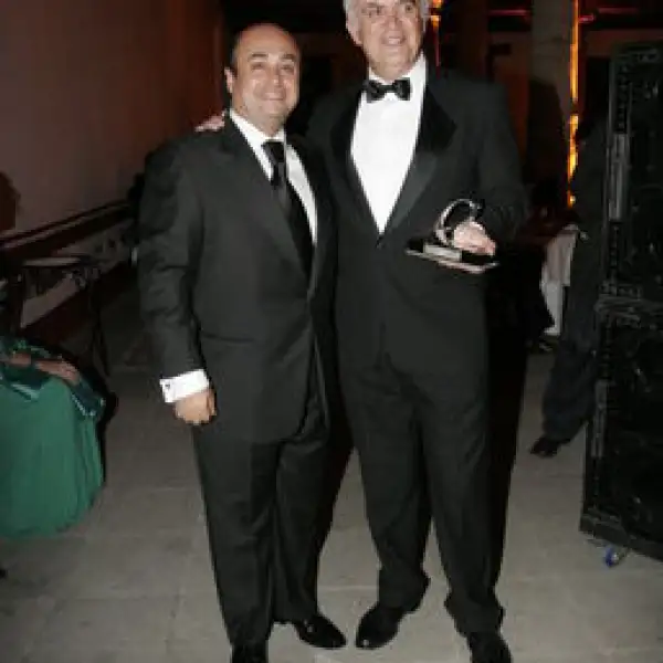 Elías cababié, Pedro Azpe