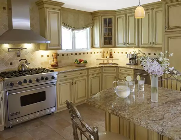 La energía en la cocina debe ser siempre positiva. Coloca plantas para lograrlo.