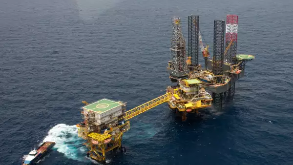 La petrolera lucha para mantener a flote sus niveles de producción, que están por debajo del promedio de 2,548 millones de barriles por día.