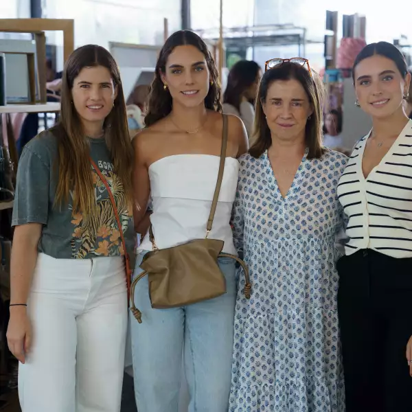 Elena Isoard, Daniela Villanueva, Elena Arrangoiz y Pilar Villanueva