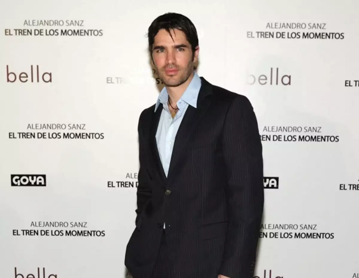 El actor participó en una celebración religiosa de Semana Santa en Perú; estuvo acompañado por actores de la serie Los Hechiceros de Waverly Place.