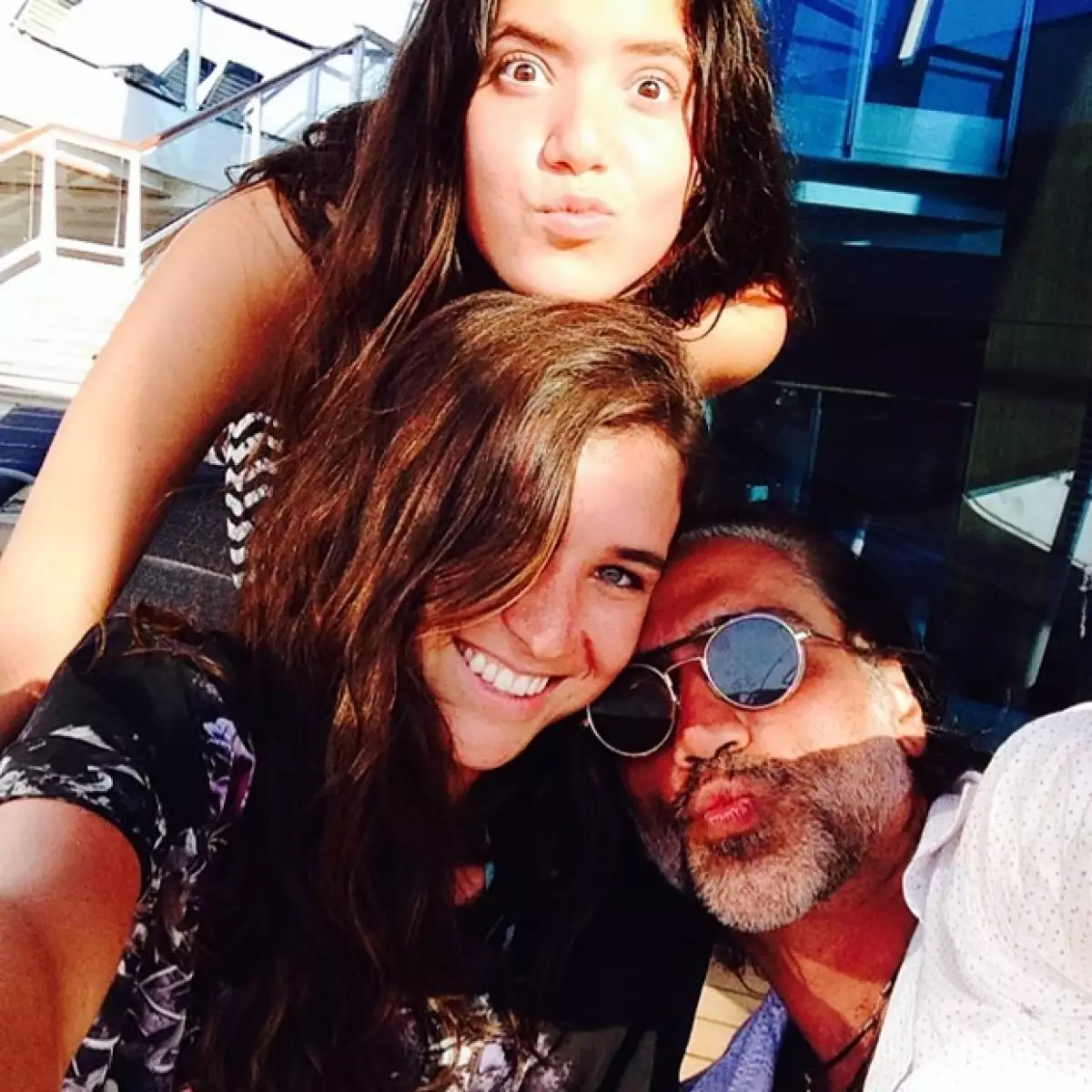 Este sábado el Potrillo "regresó a casa", luego de su gira &#39Confidencias World Tour&#39. Lo celebró en Guadalajara y con su hija Camila cantando "Hoy tengo ganas de ti" en el escenario.