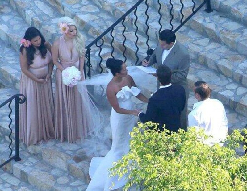 Gaga acudió sola al evento. Por compromisos de trabajo no estuvo con ella su novio Taylor Kinney.