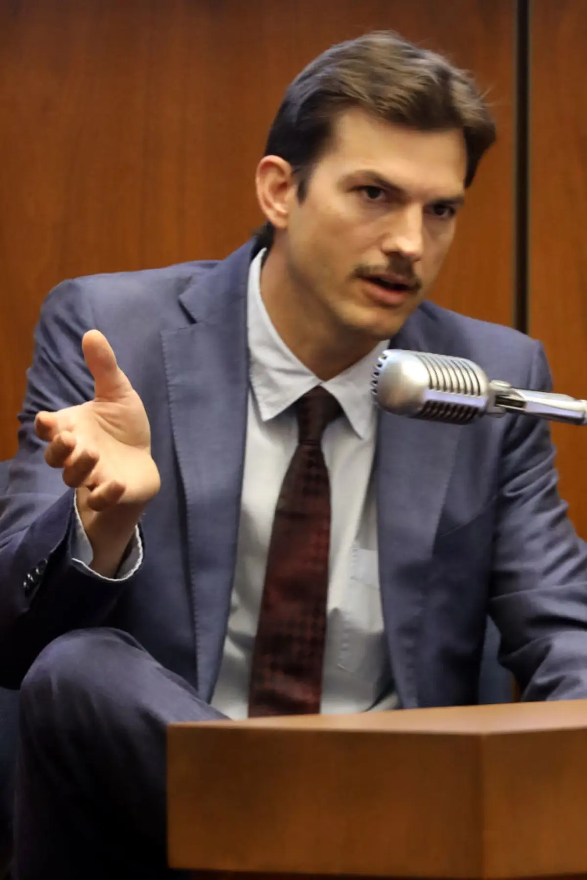 Ashton Kutcher 
