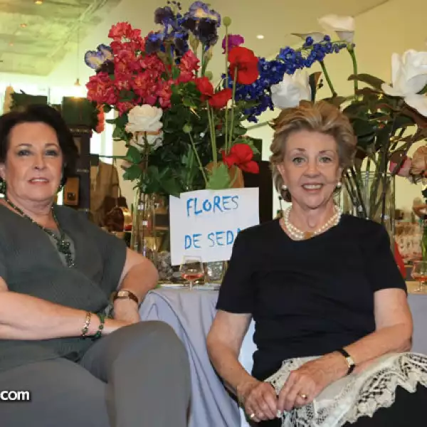 Martha Gómez,Carmen de la Mora