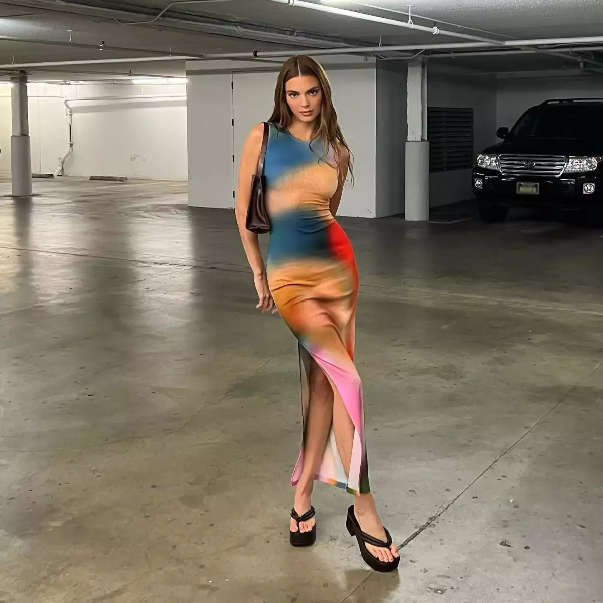 kendall-jenner-flip-flops.jpeg