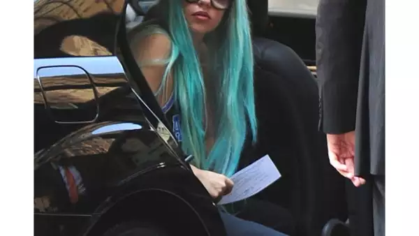 Los médicos del hospital psiquiátrico le han dicho a fuentes relacionadas con el caso que tras recibir una combinación de medicamentos, la actriz ha respondido favorablemente.