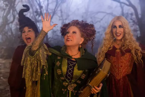 hocus pocus tres en disney+.png