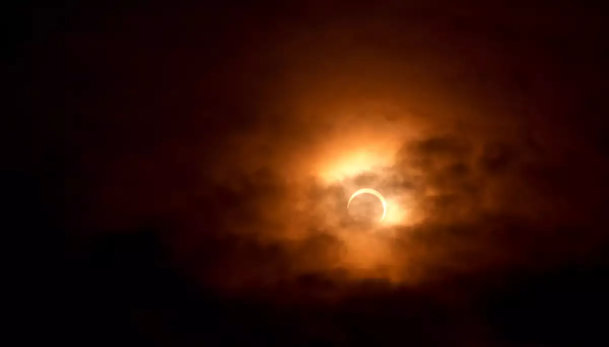 Eclipse lunar