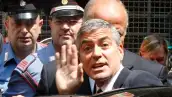 Empresarios italianos dijeron que el actor estaba detrás de su línea de ropa, por lo que el actor debió subir al estrado de testigos desde donde cautivó al público, como lo haría en la alfombra roja.