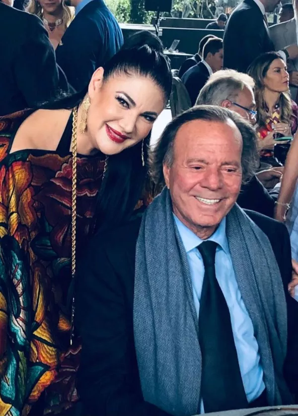 Alejandra Ávalos y Julio Iglesias