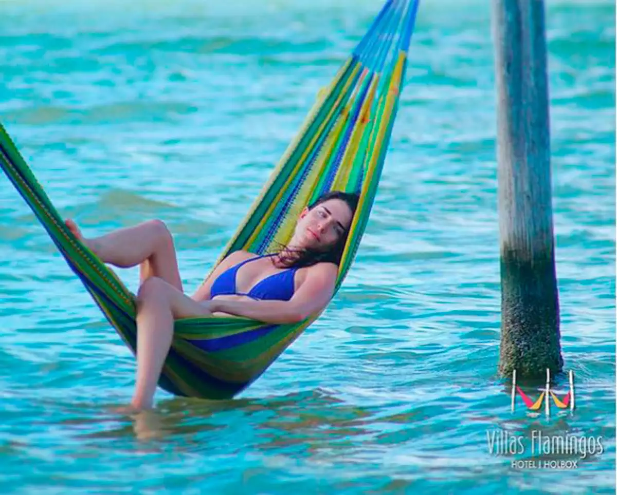 Karla presumió su sexy silueta y su belleza en la paradisiaca isla.