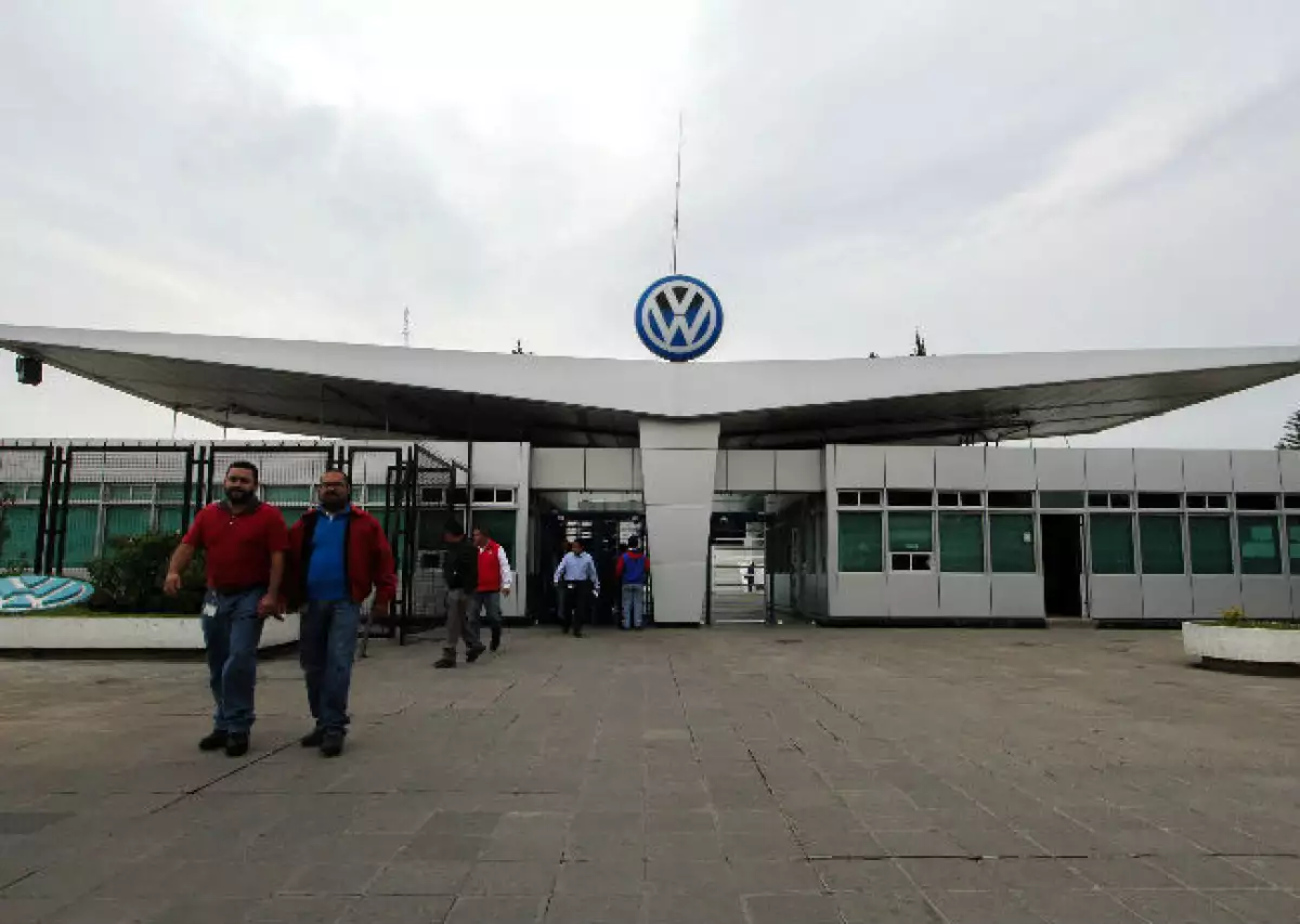 fachada de la planta de VW en Puebla