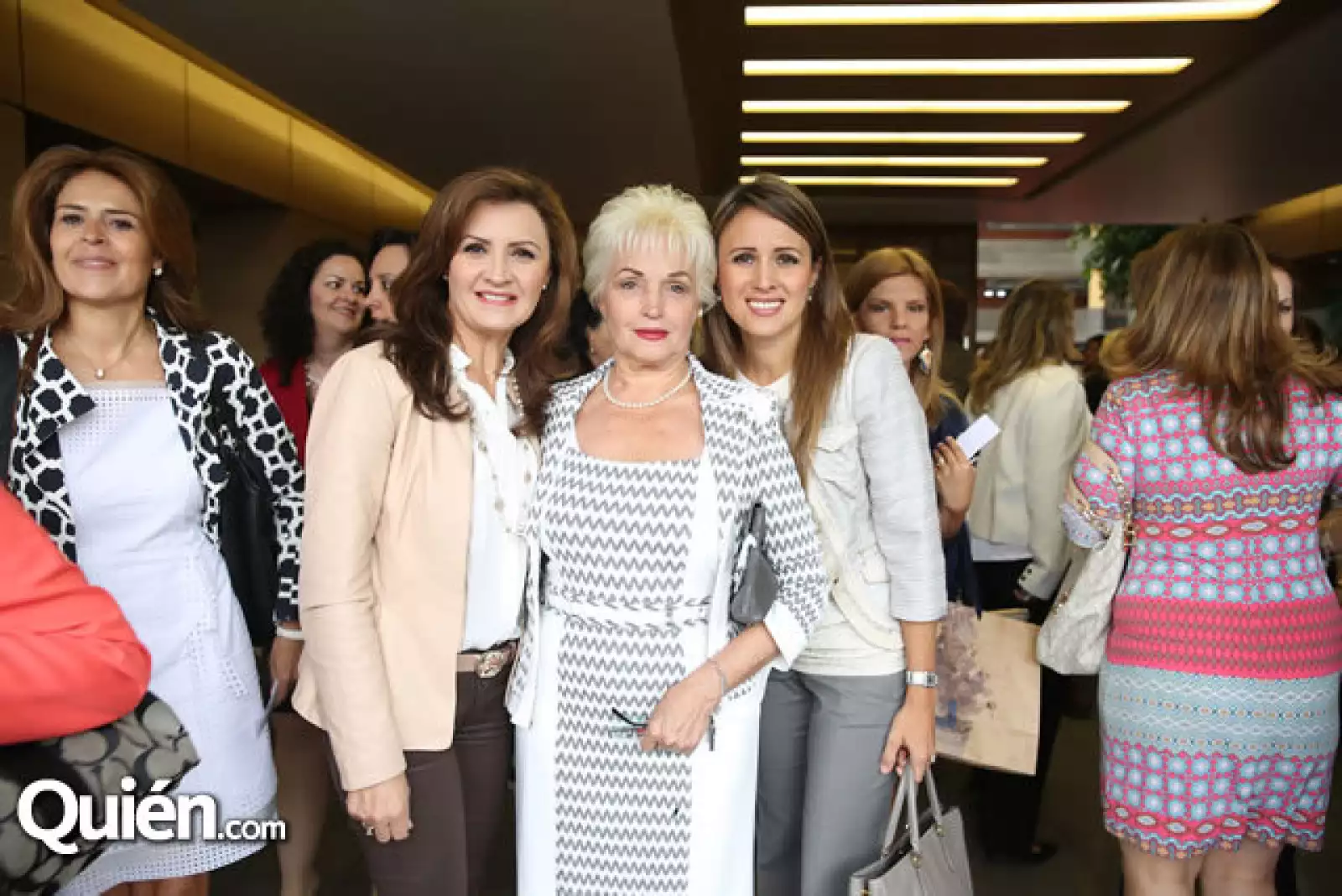 Elisa Rivera,Maria Eugenia Hurtado,Adriana Rivera