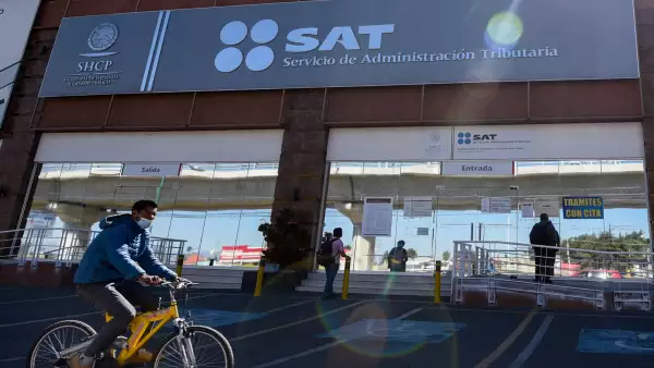 Fachada del Servicio de Administración Tributaria, SAT, en Metepec, Estado de México.