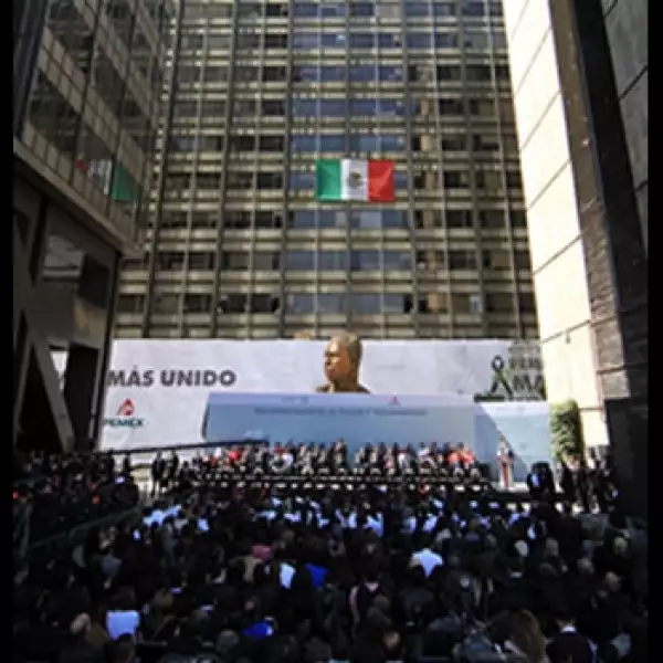 Homenaje rescatistas Pemex