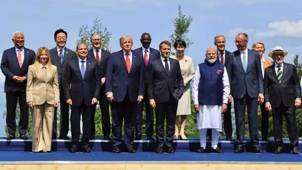 El presidente del Consejo Europeo, Antonio Costa, la primera ministra de Italia, Giorgia Meloni, el presidente de Corea del Sur, Lee Jae-myung, el presidente de Egipto, Abdel Fattah El-Sisi, el primer ministro británico, Keir Starmer, el presidente de los Estados Unidos, Donald Trump, el presidente de Kenia, William Ruto, el presidente de Francia, Emmanuel Macron, el primer ministro de Japón, Sanae Takaichi, el primer ministro de la India, Narendra Modi, el primer ministro de Canadá Mark Carney, el canciller de Alemania, Friedrich Merz, el presidente de la Comisión Europea,