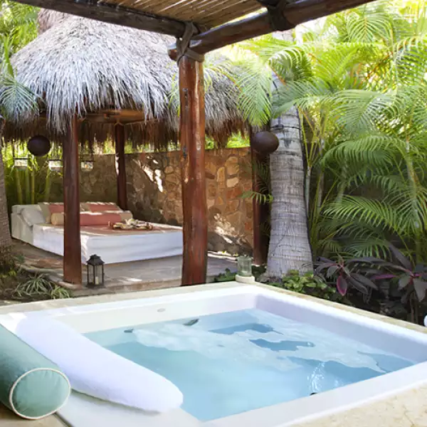 One&Only Palmilla: Después de darte un chapuzón por el Océano Pacífico, disfruta del placer de consentirte en un bello Spa de primera mano en  San Jose del Cabo. Con faciales que purifiquen tu piel...