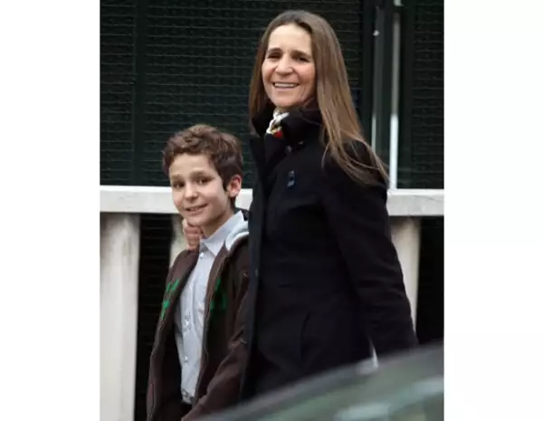 Dicen que su madre, la infanta Elena, lo consiente demasiado.