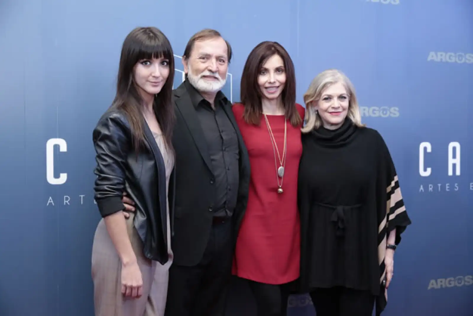 Eréndira Ibarra, Epigmenio Ibarra, Verónica Velasco y Ana Celia Urquidi..