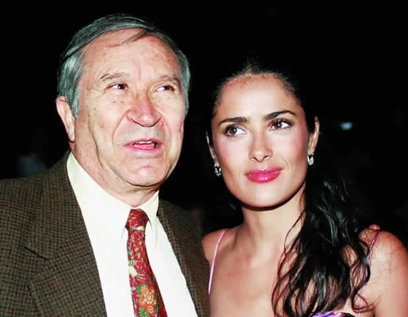 2003. La invitada de honor fue Salma Hayek, quien presentó "El Milagro de Maldonado", su primer largometraje como directora. Aquí con Homero Aridjis.