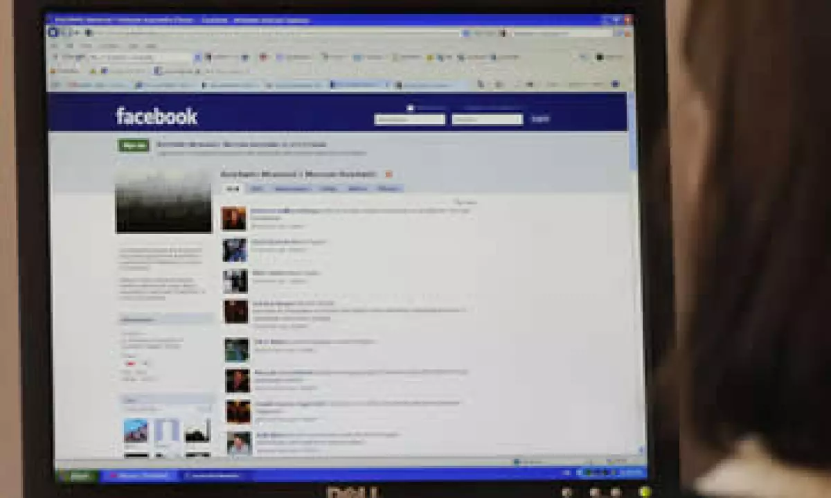 Las personas que usan Facebook tienen 9% más vínculos cercanos en su red social en general respecto a otros usuarios de Internet. (Foto: AP)