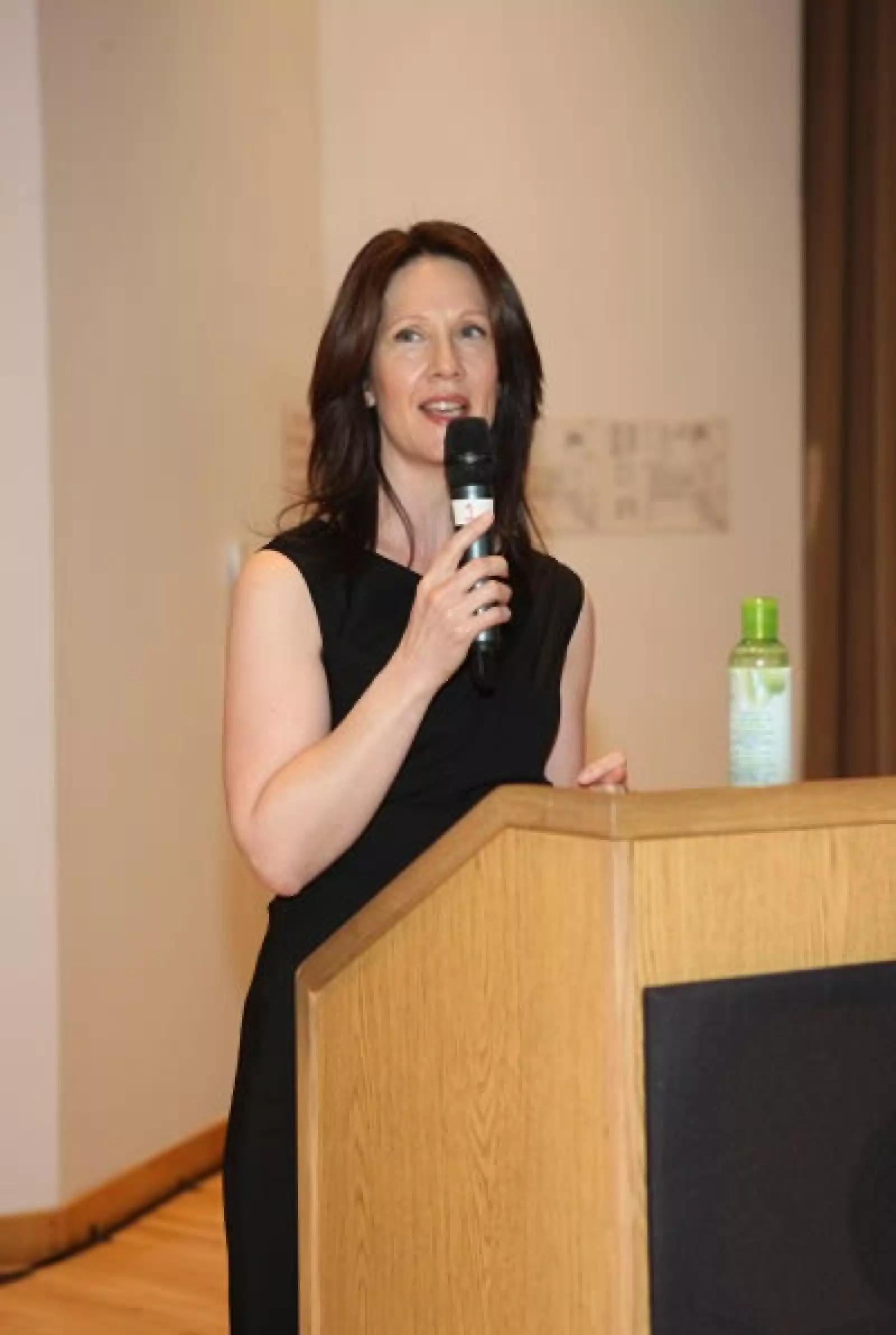 Shelley Simmons, directora de comunicación de la marca.