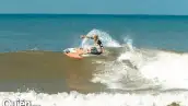 Luke Davis (surfer americano que ganó el primer lugar)