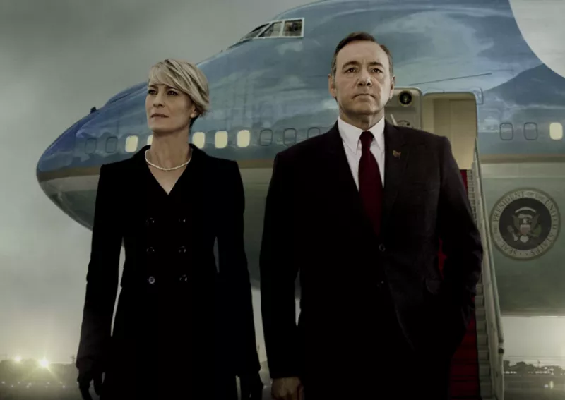 En promedio los usuarios del servicio de streaming pasan 2 horas y 10 minutos al día viendo un programa. 