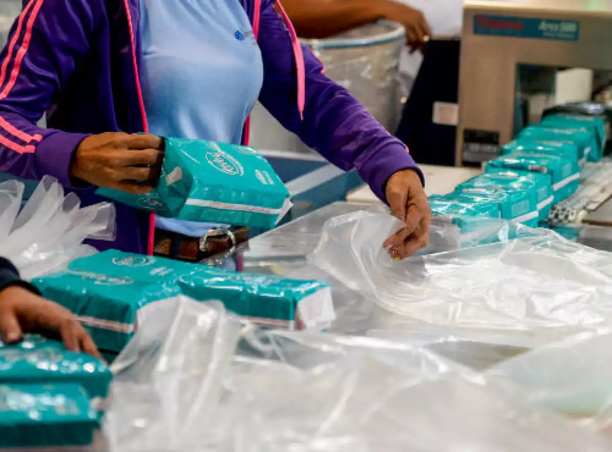 l�nea de montaje de Kimberly Clark de su planta en Venezuela