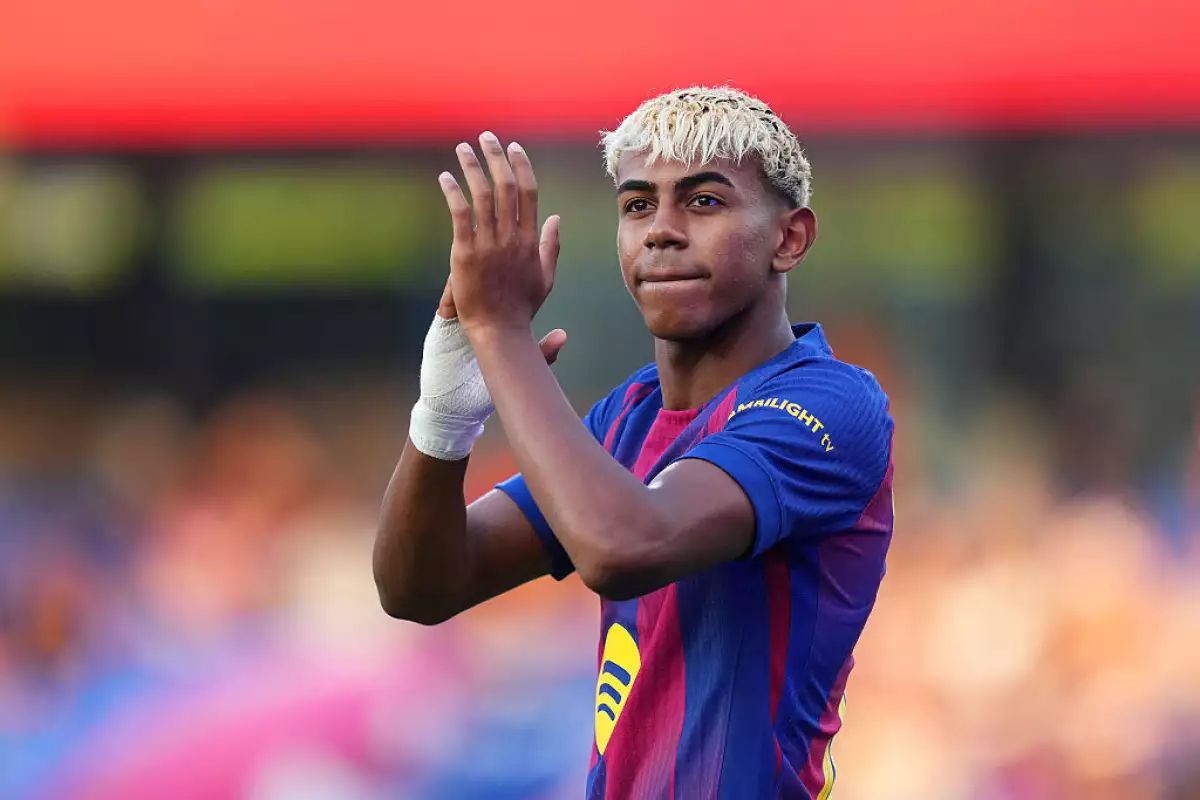 Lamine Yamal confirma su noviazgo con Nicki Nicole en el cumpleaños de la cantante