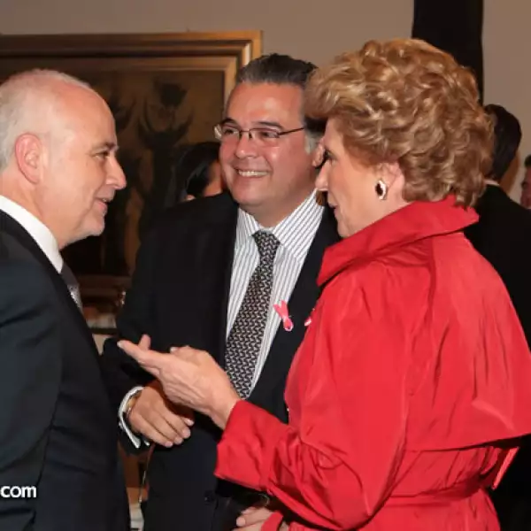 Javier Curiel,Martin Olavarrieta,Viviana Corcuera