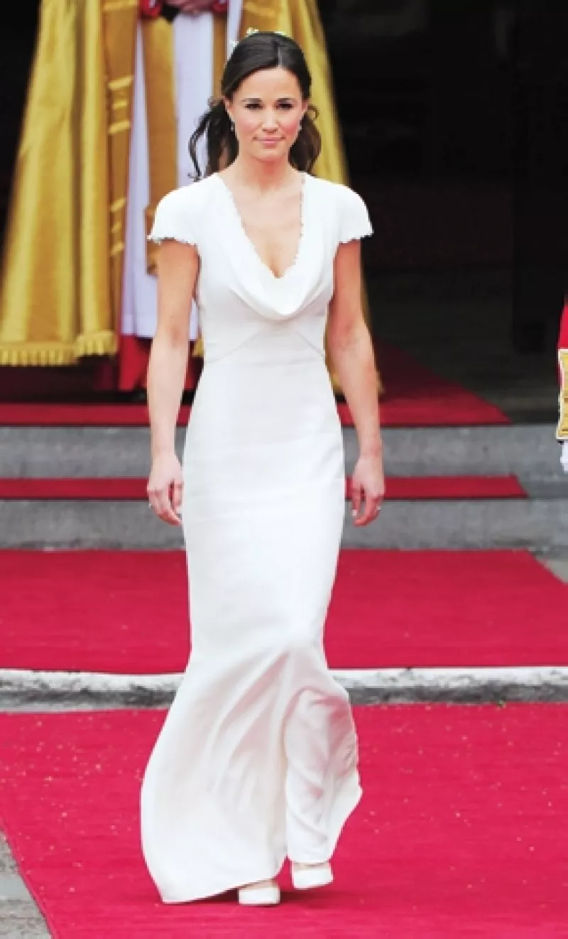 Un vestido entallado que fue visto por millones de personas en todo el mundo lanzó al estrellato a Pippa Middleton, cuñada del príncipe Guillermo. Hoy en día todos quieren saber de ella.