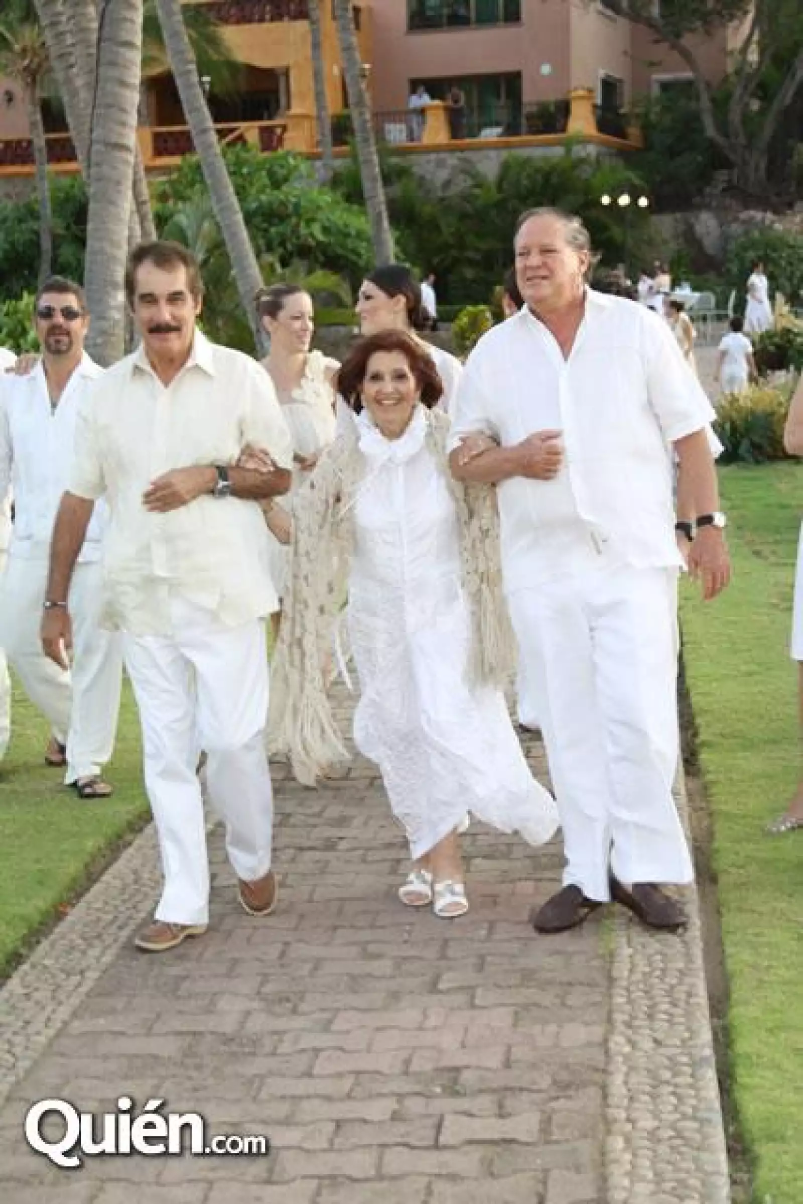 Antonio y Doña Paz leaño con Francisco Vázquez