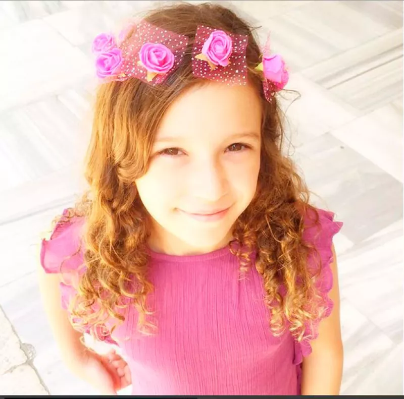 La hija mayor de la pareja debutará en teatro como protagonista de la famosa historia infantil, sus papás están muy emocionados por ello.